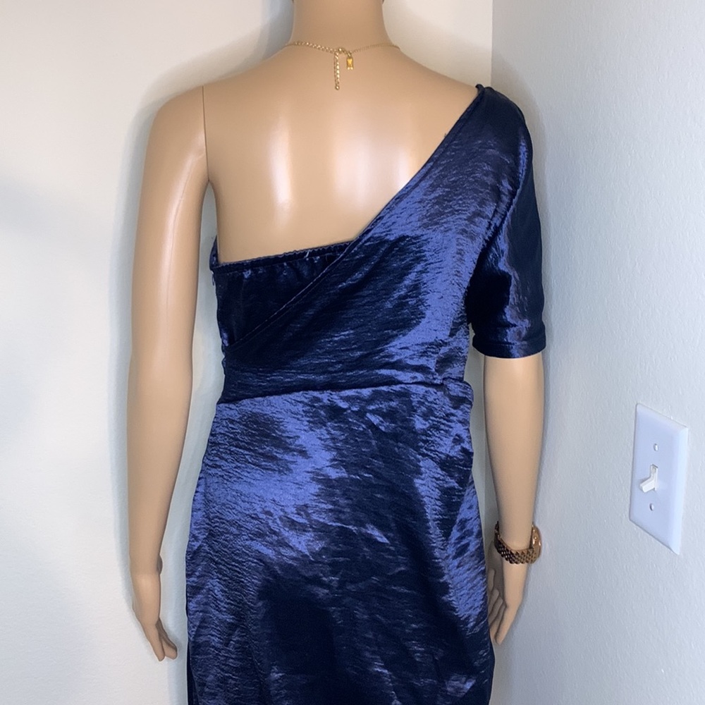 Dress - Picture 7 of 7